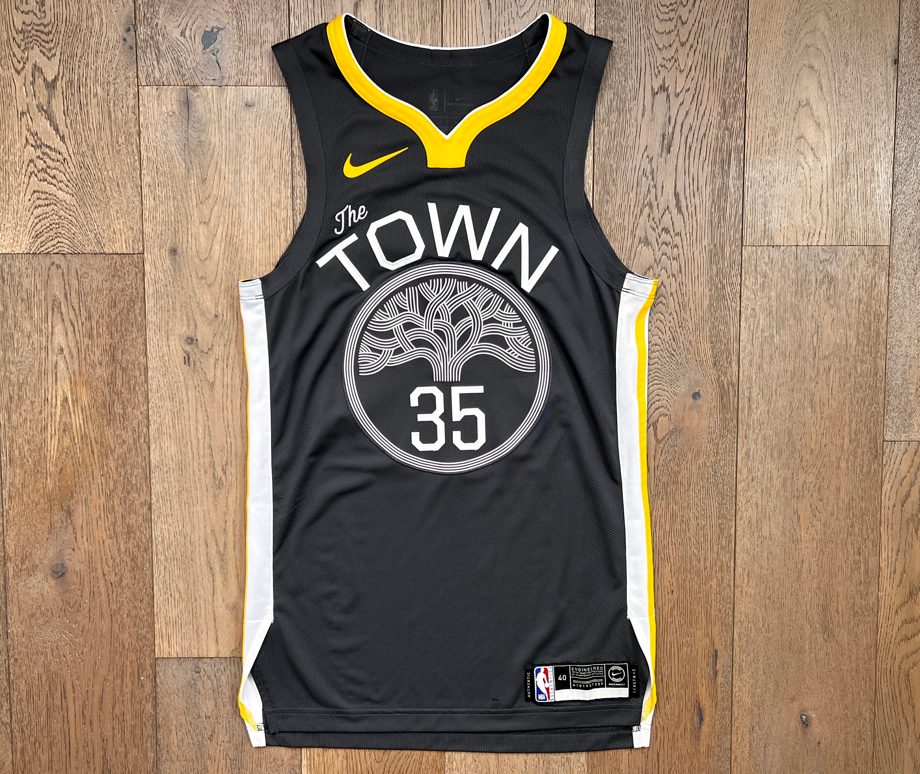Stephen Curry Golden State Warriors Retro Vintage Jersey Closeup Graphic Design Tank Top by Design Turnpike - Pixels