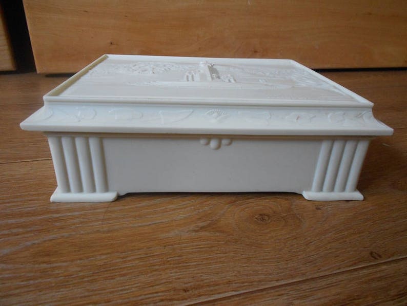 Old Soviet carbolitic box for small things THE USSR.