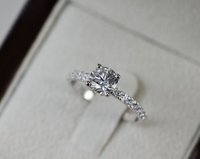 1 1/2 CT Classic Diamond Engagement Ring Round Cut F/VS2 18K White Gold