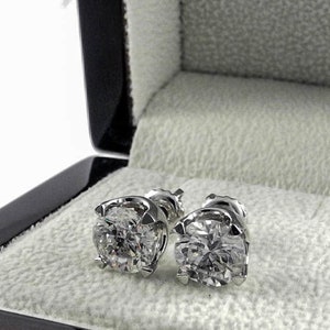 Round Cut 2.50 CT F/VS2 Beautiful Diamond Stud Earrings 14K White Gold
