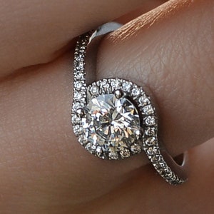 2 CT New Halo Diamond Engagement Ring Vintage Style Round Cut H/VS2 14K White Gold