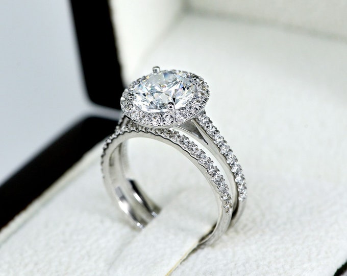 Shiny 14K White Gold Round Cut Diamond Engagement Ring Set 2.20 CT H/VS2
