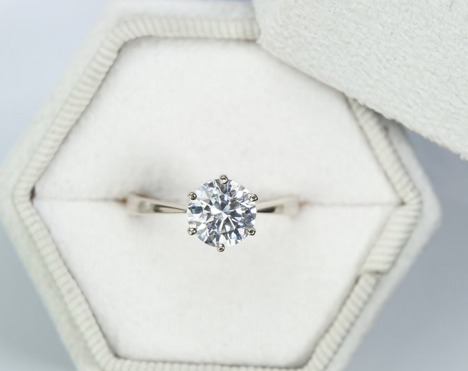 3/4 Carat Sparkling Round Cut Diamond Engagement Ring F/SI1-SI2 18K White Gold