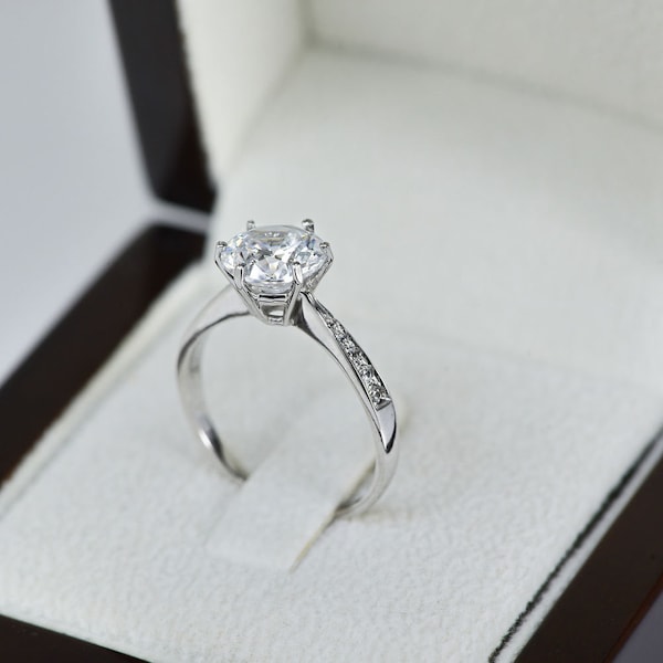 2/3 Carat H VS2 Gorgeous Diamond Engagement Ring Round Cut 14K White Gold