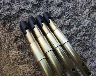 Silbato afinable en Re agudo | Silbato de latón hecho a mano, ideal para música irlandesa y celta | Regalo para músicos | Rui Gomes