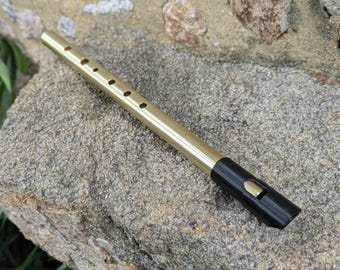 Tunable Whistle in High D | Handmade Penny Whistle made of Brass, suitable for Irish and Celtic music | Gift for musician | Rui Gomes