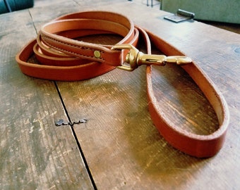 TINY DOG LEASH | 1/4” Small Dog Lead | Classic Style Crafted with Supple Bridle Leather | Perfect for Teacup Dogs | Great as a Show Dog Lead