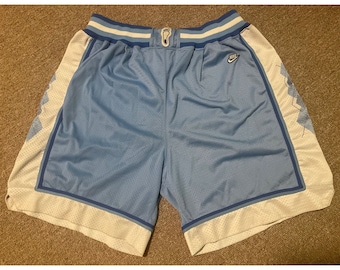 Vintage 90s XXL 2XL Nike Team North Carolina Tar Heels UNC Basketball Shorts USA