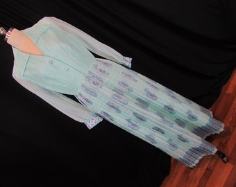 Aqua (M/L) Shaheen formal, long sleeves, 70's