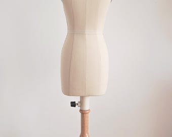 thumbnail image 2 of Roxy Display Half Scale Female Half Body Dress Form – Table Top Display – Plus Size, #SIZE8HALF-ST+BS-C06MNX 2 of 2