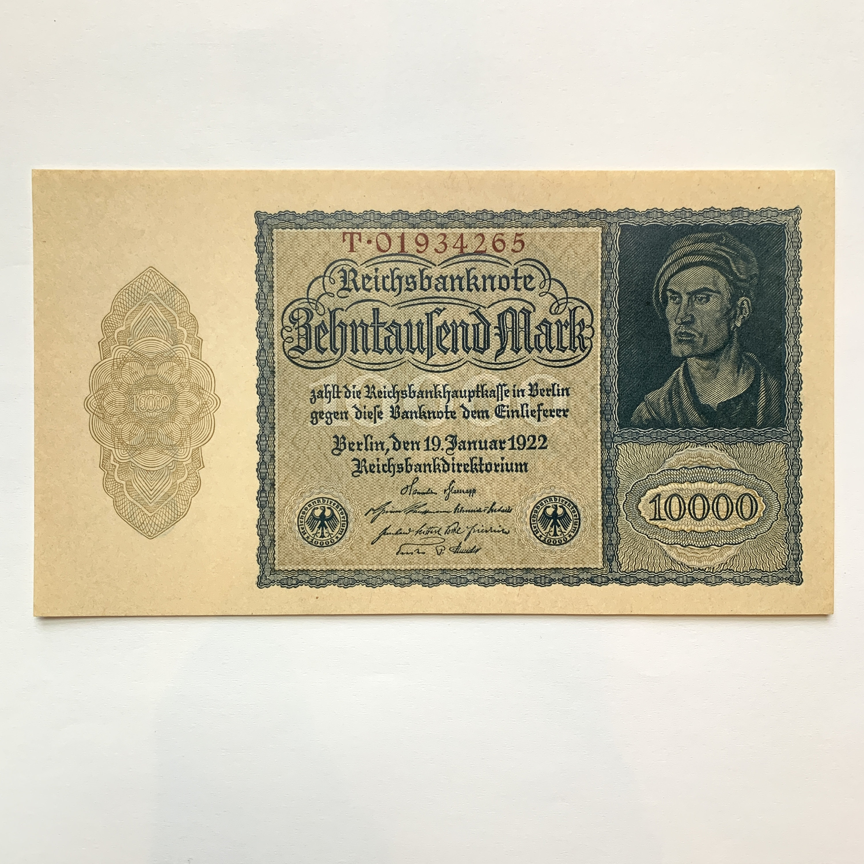 German VAMPIRE Notes. Large 10,000 Mark UNC Banknote 19.1