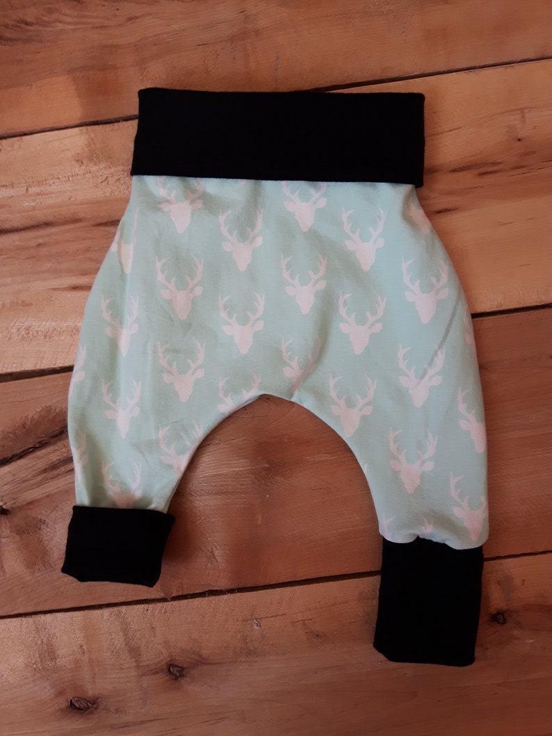 Baby Girls Clothing Sarouel U00e9volutif B U00e9b U00e9 Cadeau De Naissance Original Fait Main Au Qu U00e9bec Baby Harem Pant Baby Shower Gift Grow With Me Clothing