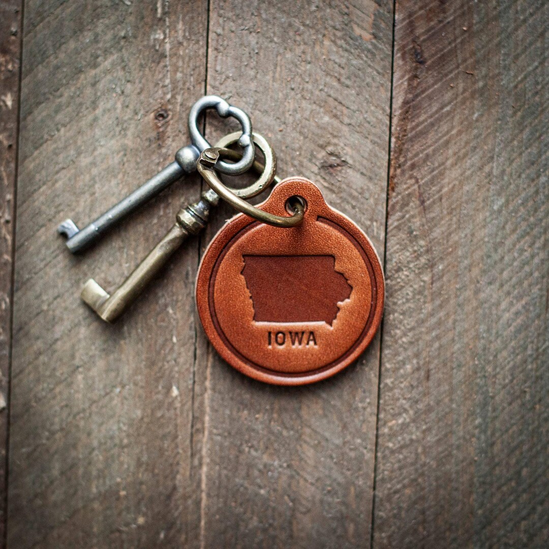 Iowa Keychain Iowa State Silhouette Leather Keychain Circle - Etsy