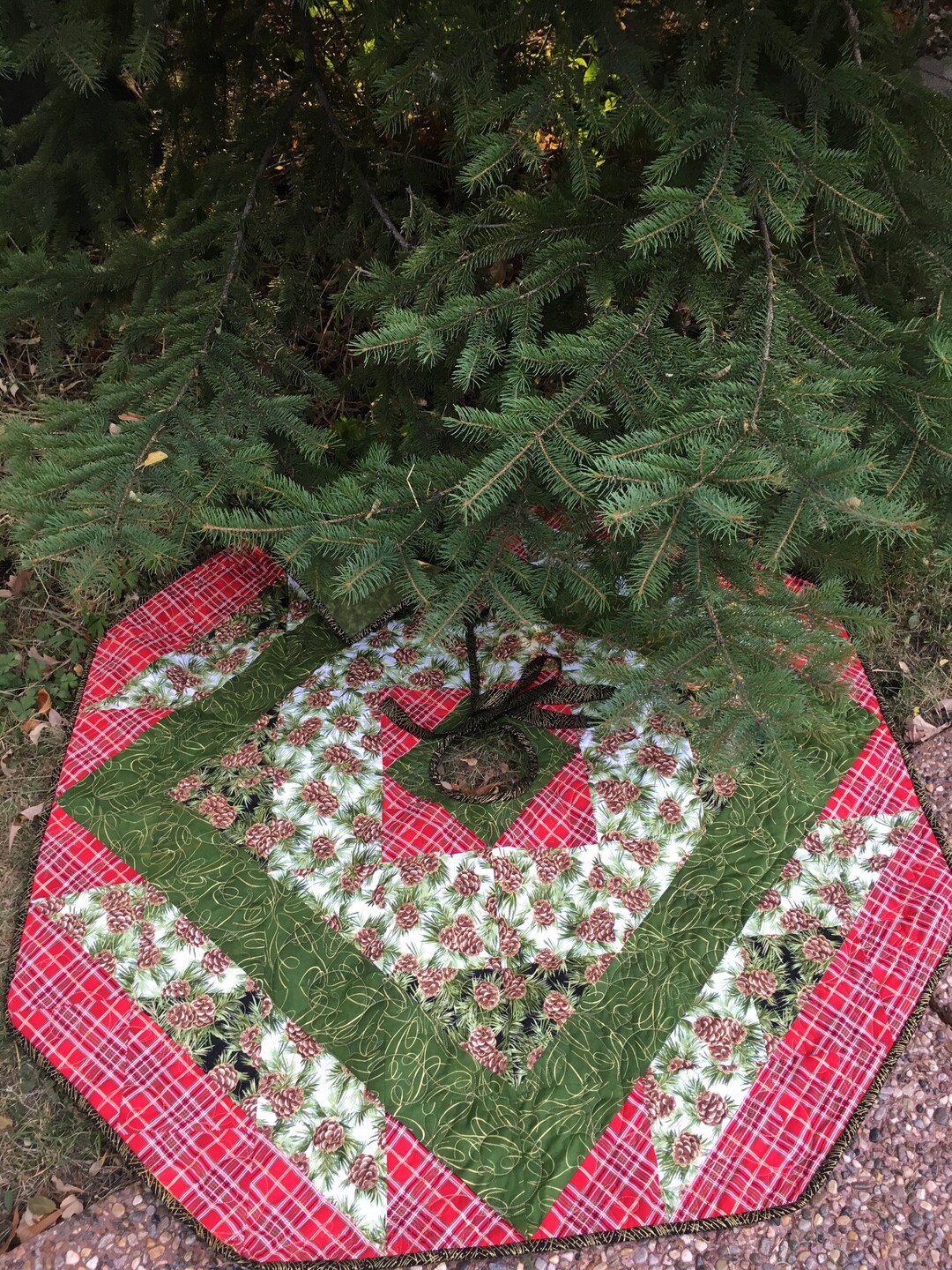 Tree Skirt Quilt Kit Christmas by Quiltiesisters 48 X 48 Etsy