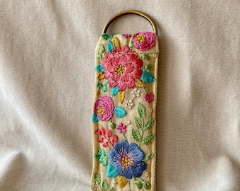 Primavera Keychain with floral pattern handmade gift