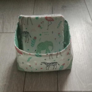 basket of 5 washable and reusable eco-friendly wipes in soft bamboo sponge and cotton fabric: elephant savannah animals, giraffe...