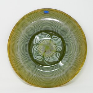 Oiva Toikka colored glass plate from Nuutajärvi Finland