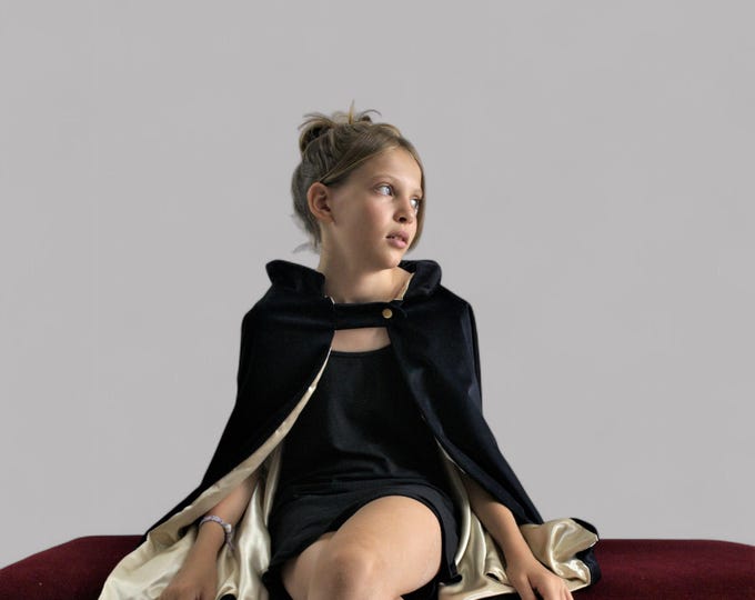 Black Velvet Witch Cape with Ivory Satin Lining – Unisex Medieval Cloak for Halloween, Cosplay, Princess or Prince Costume