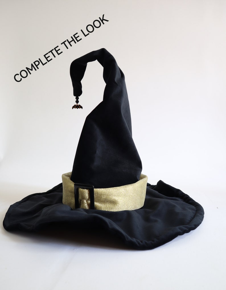 Witch cape in black velvet and ivory satin lining image 2