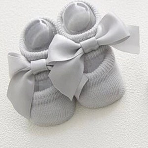 Baby ballet socks, baby girl socks, baby ballet slippers, baby slip on socks, non-slip grip socks, Grey with satin bow, 2019105c