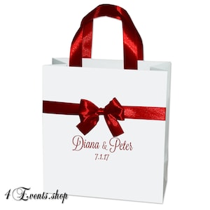 Hochzeitsgeschenk Taschen mit Satinband Griffen, Schleife und Ihren Namen - Elegante personalisierte Burgunder Hochzeitsgeschenke und Gastgeschenke