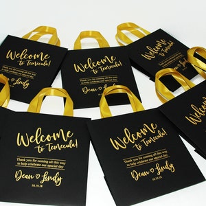 25 Black & Gold Wedding Welcome Bags with satin ribbon handles and your names, Elegant Personalized wedding Thank You favors for your guests
