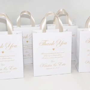 25 Champagne Wedding Welcome Bags with satin ribbon handles and your names, Elegant Personalized wedding THANK YOU gifts & favors for guests