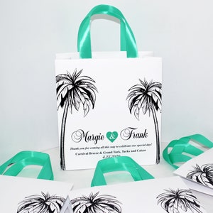 30 Beach Wedding Welcome Bags with Mint satin ribbon handles and your names, Personalized Tropical Wedding Thank You favors for guests