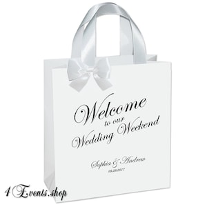 20 Classic Wedding Welcome Bags with satin ribbon bow and your names - Elegant Personalized wedding weekend gifts and favors for guests