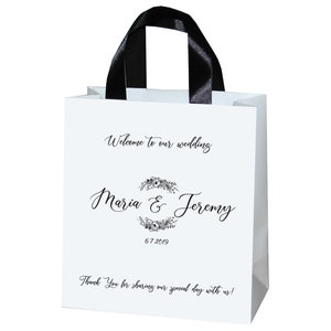 30 Wedding Welcome Bags with satin ribbon handles and names, Elegant Destination wedding favor for your guests, Wedding Thank You