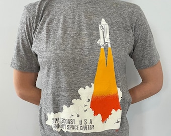 Vintage Kennedy Space Center Unisex T-Shirt / Gray Space Shuttle Graphic Short Sleeve Tee / Sunshine, Made in USA, Size Medium