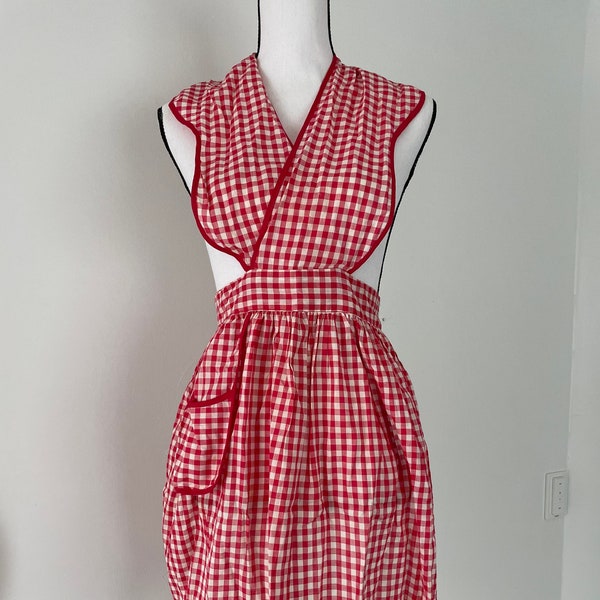 Tablier réversible vintage unique en son genre fait maison en vichy rouge et blanc avec poches