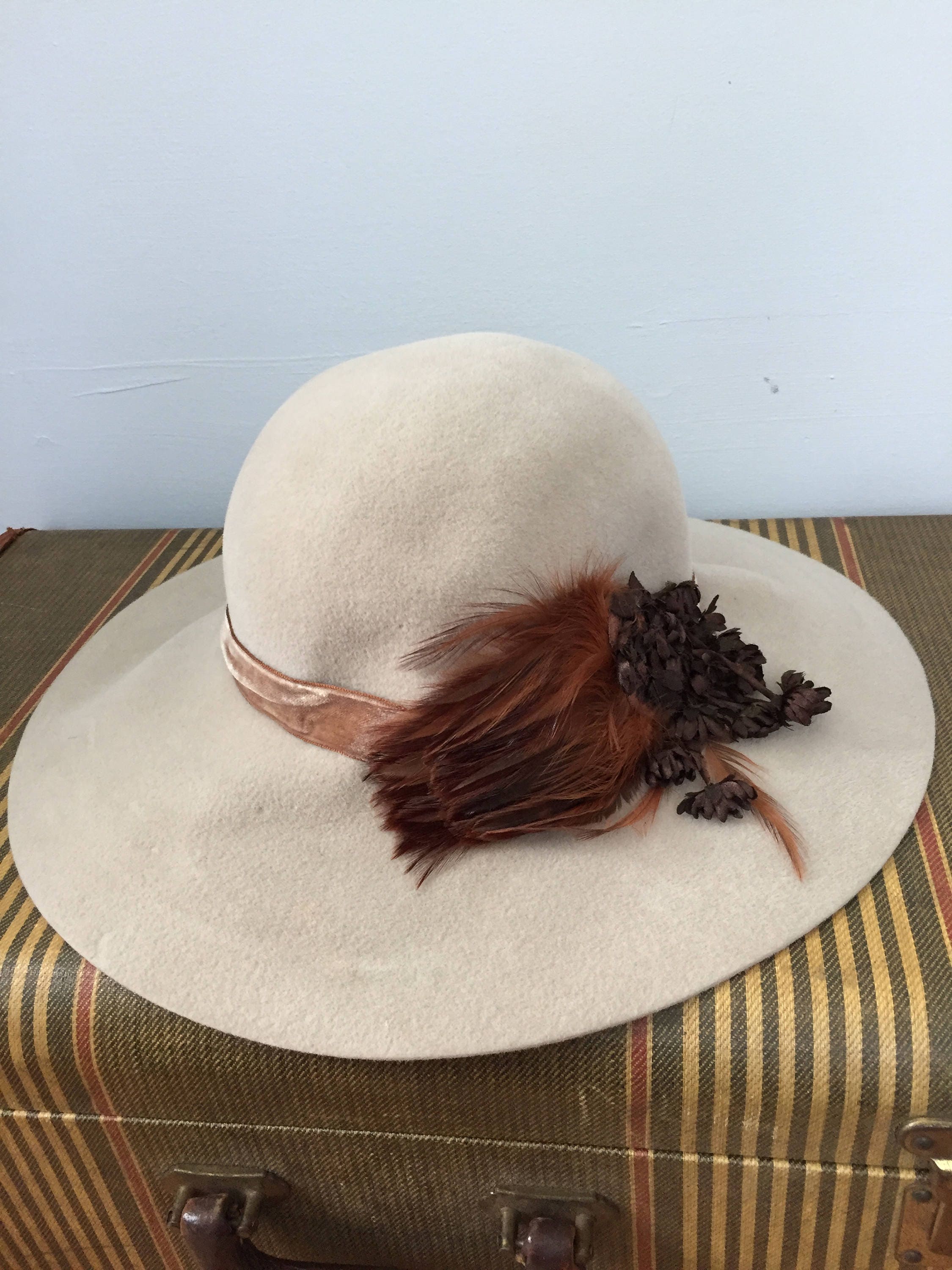 Vintage 70s Betmar New York Hat / Beige Felt Hat With Brown