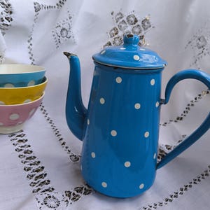 Caffettiera antica in metallo smaltato DUCO, Caffettiera antica in smalto blu con pois bianchi, anni '30, Caffettiera antica in smalto blu con pois bianchi, DUCO