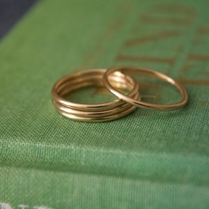 Minimalist Ring/ Thread of Gold Bands/Stackable Handmade/Dainty/ Smooth Band/ Delicate Gold Filled Rings/Vegan Jewelry