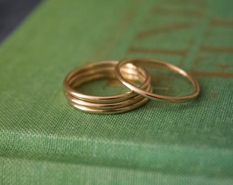 Minimalist Ring/ Thread of Gold Bands/Stackable Handmade/Dainty/ Smooth Band/ Delicate Gold Filled Rings/Vegan Jewelry