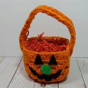 Small Pumpkin Treat Basket / Halloween Basket / Party Basket / Holiday Basket / Grandma Treat Basket / Halloween Decor