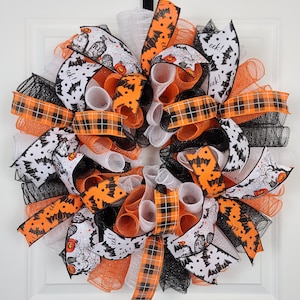 Wreaths For Halloween, Bat Themed Halloween Wreath, Bat Door Decor, Halloween Door Decorations, Bat Decorations, Spooky Porch Decor