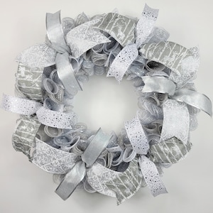 Christmas Wreaths For Winter, White And Silver Holiday Door Wreath, Winter Wreaths For Front Door, Winter Door Decor, Christmas Door Hanger
