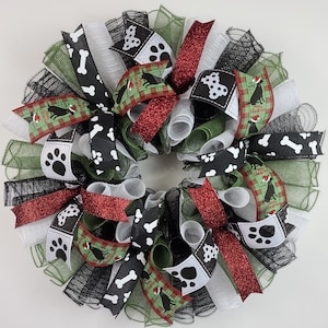 Dog Christmas Wreath, Holiday Front Door Wreath, Dog Lover Wreath, Dog Decorations, Dog Paw Wreath, Dog Themed Christmas Decor