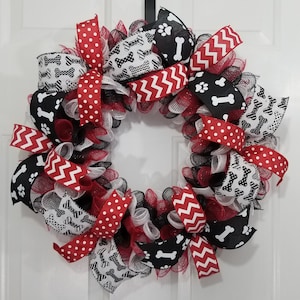 Dog Themed Wreath, Dog Wreaths For Front Door, Dog Decorations, Dog Lover Gift, Paw Print Door Decor, Dog Wreaths For Valentines Day