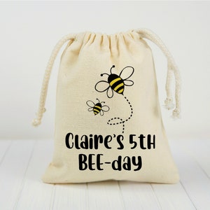 Bee Treat Bag, Bee Day Party Favor Bags, Bee Goodie Bags, Bee Day, Bee Party, Bee Party Bags, Bee Gift Bags, Bee Party Bags, Bee Party Favor