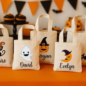 Personalized Halloween Party Favor Bags - Set of Six Party Favor Bags with each Guest’s Name - Perfect for Halloween Parties!