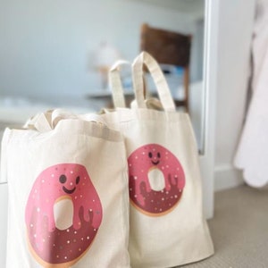 3 Donut Treat Bags, Doughnut Party Favor Bags, Donut Party Favors, Party Favor Bags, Doughnut Party Decor, Donut Party, Doughnut Party Bags