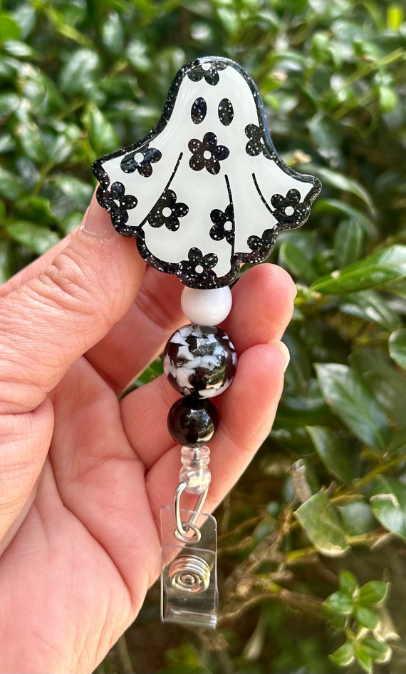 Cute Ghost Halloween Badge Reel, Gift for her, Nurse Badge, Office ID Lanyard, Teacher Badge Holder, Retractable Lanyard, Flower Ghost Badge