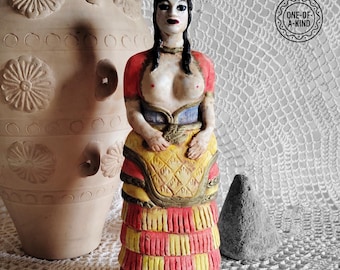 Minoan Lady Worshipper Figurine: Inspired by Minoan culture.