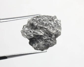 60.24 CT 24.8 X 22.4 MM Big Rough Diamond Uncut Diamond Grey Color