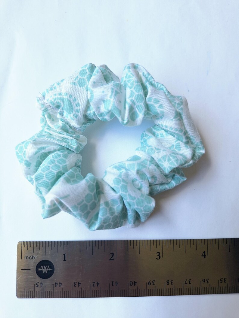 Mabel Floral Scrunchie Hairband in Green