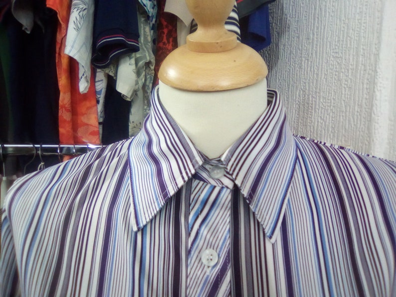 Ladies Shirt Style Blouse Vintage Blouse 1970s White Multi Tone Blue Vertical Stripe Cute Small Turn Back Collar Long Sleeved Size 14