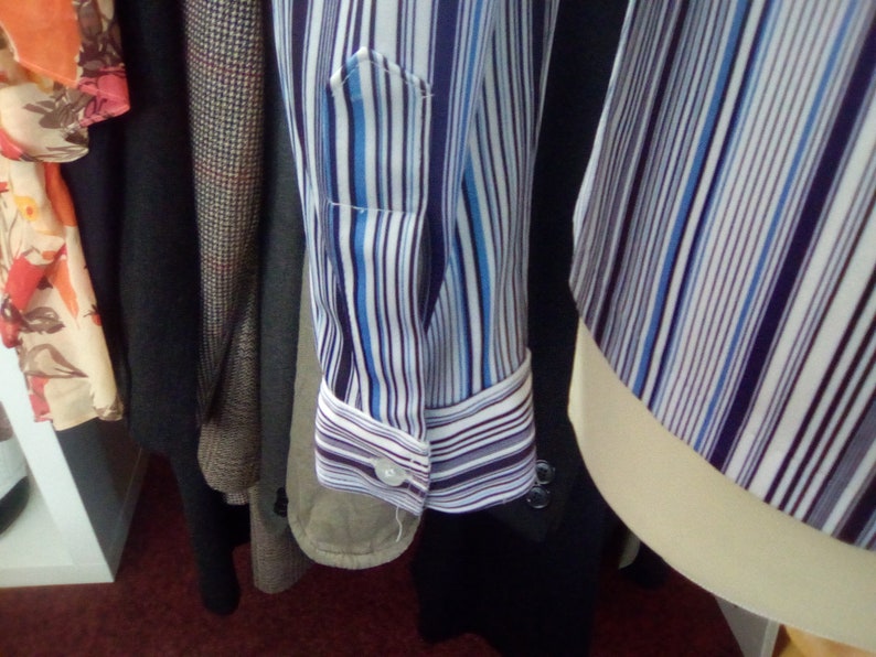 Ladies Shirt Style Blouse Vintage Blouse 1970s White Multi Tone Blue Vertical Stripe Cute Small Turn Back Collar Long Sleeved Size 14